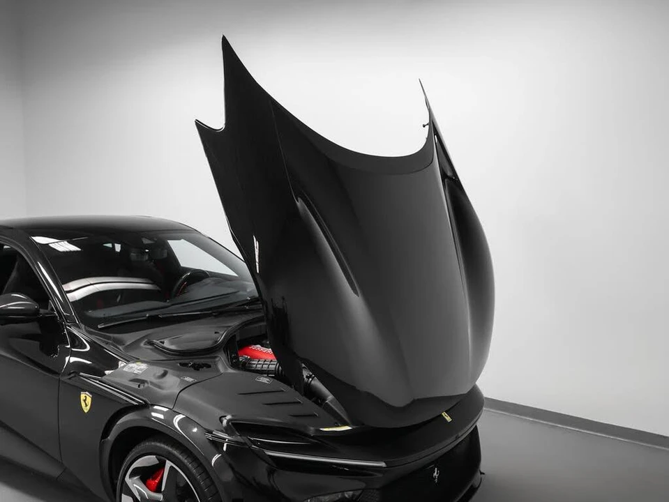 2025 Ferrari Purosangue - Image 16 of 31