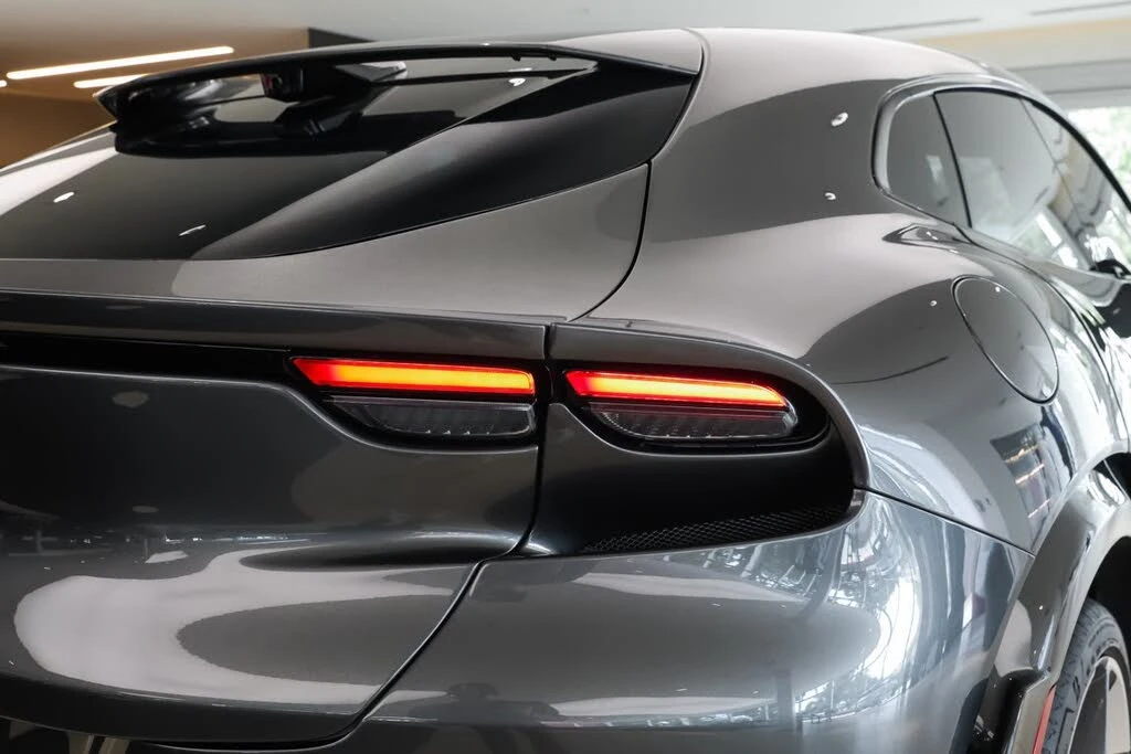 2025 Ferrari Purosangue - Image 29 of 31