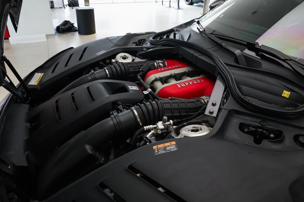 2025 Ferrari Purosangue - Image 24 of 31