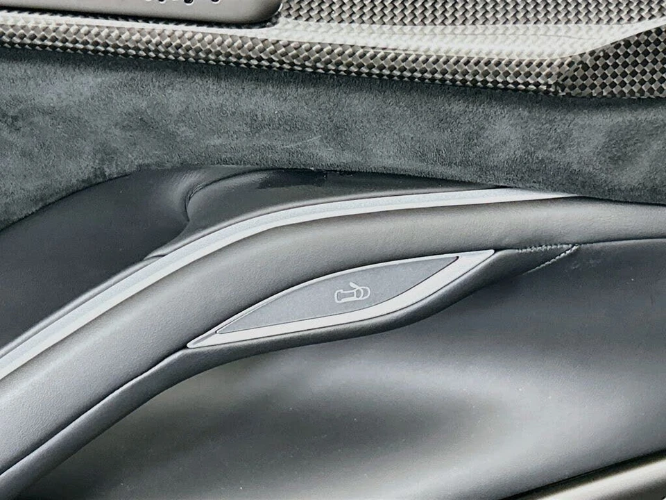 2025 Ferrari Purosangue - Image 21 of 31
