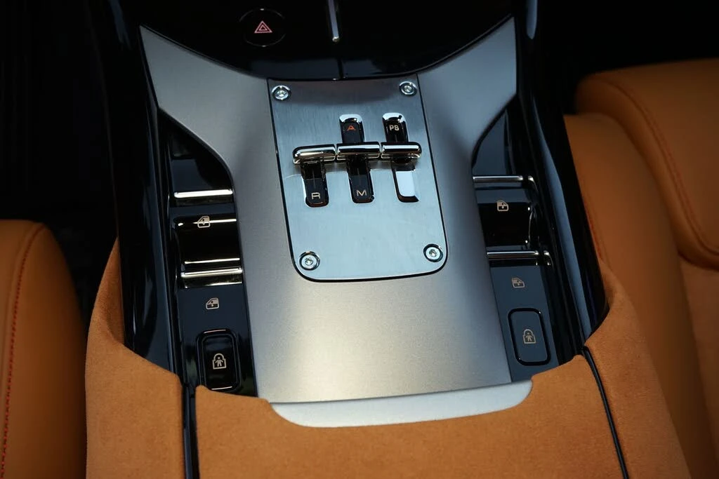 2025 Ferrari Purosangue - Image 16 of 31