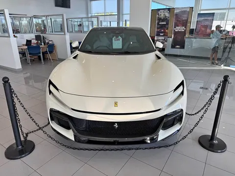 2025 Ferrari Purosangue Base