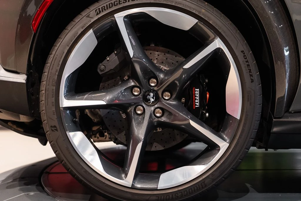 2025 Ferrari Purosangue - Image 15 of 31
