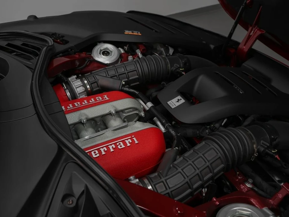 2025 Ferrari Purosangue - Image 15 of 31