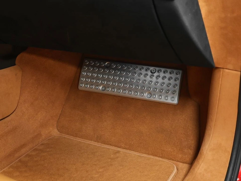 2025 Ferrari Purosangue - Image 26 of 31