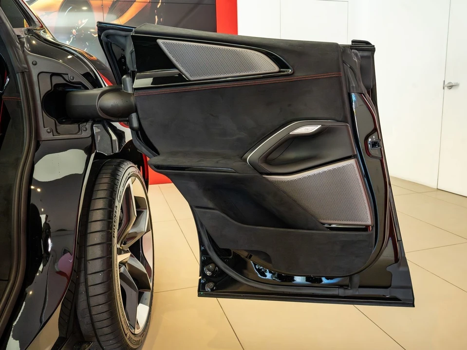 2025 Ferrari Purosangue - Image 16 of 31