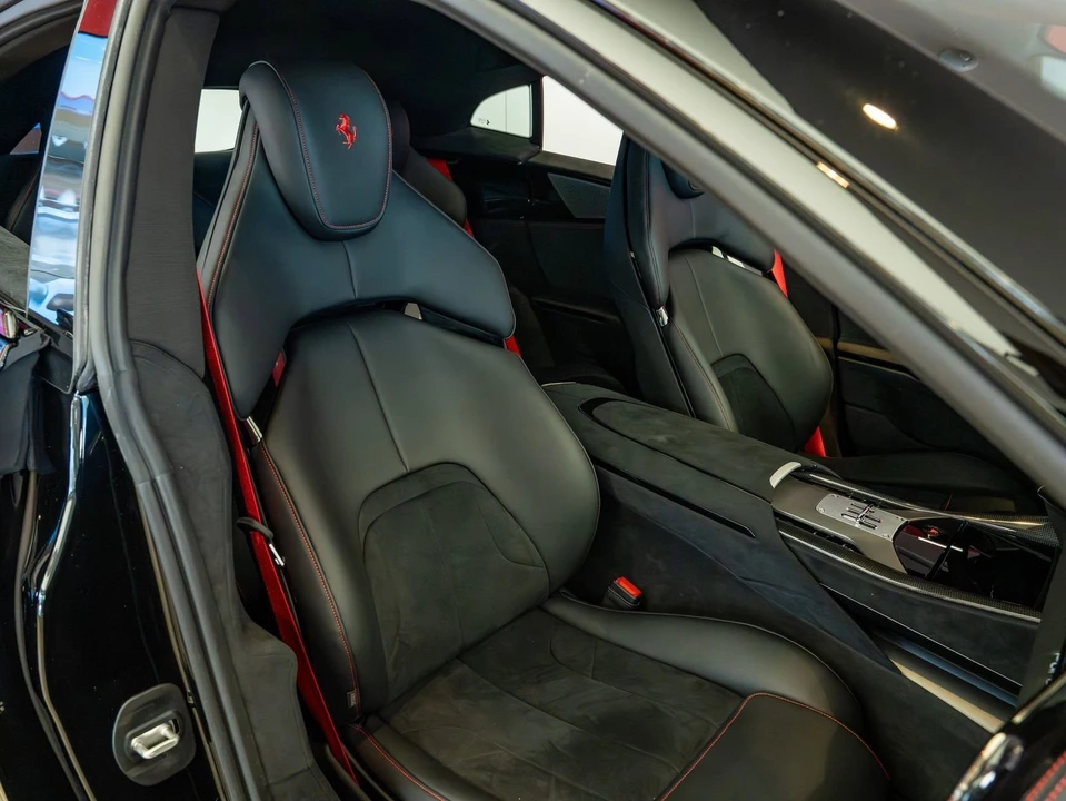 2025 Ferrari Purosangue - Image 23 of 31