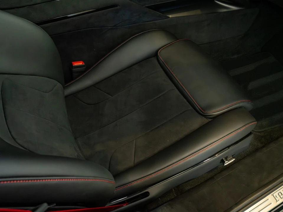2025 Ferrari Purosangue - Image 24 of 31