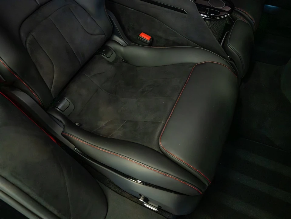 2025 Ferrari Purosangue - Image 28 of 31