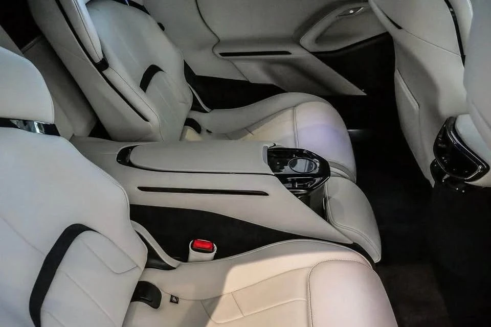 2025 Ferrari Purosangue - Image 17 of 20