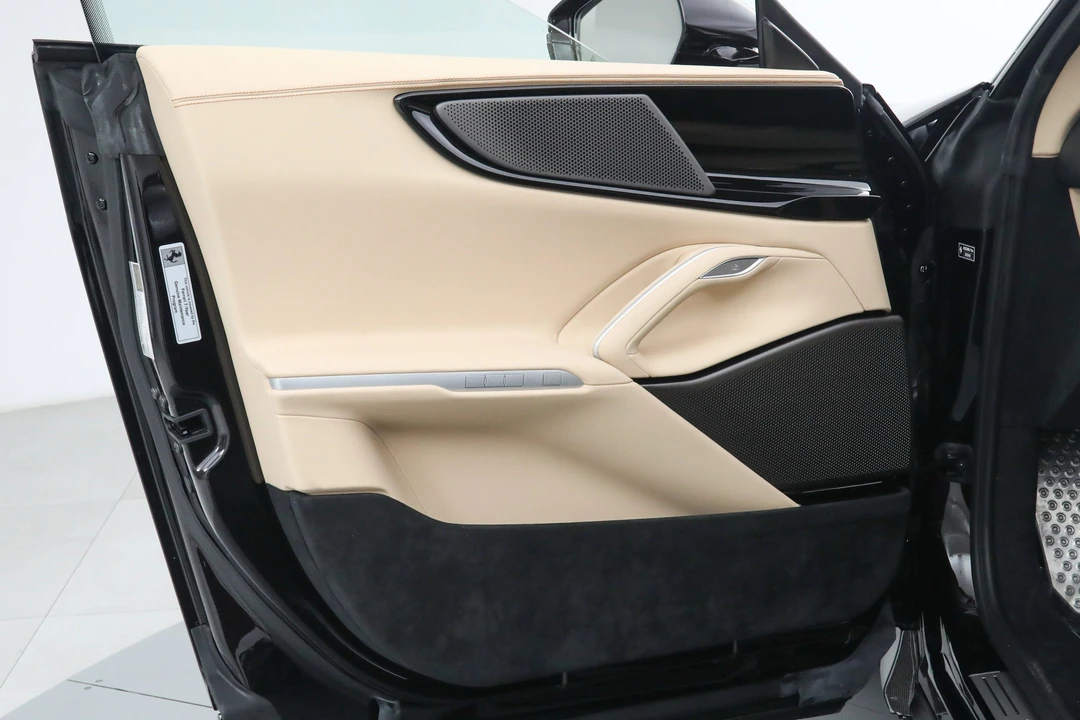 2025 Ferrari Purosangue - Image 27 of 31
