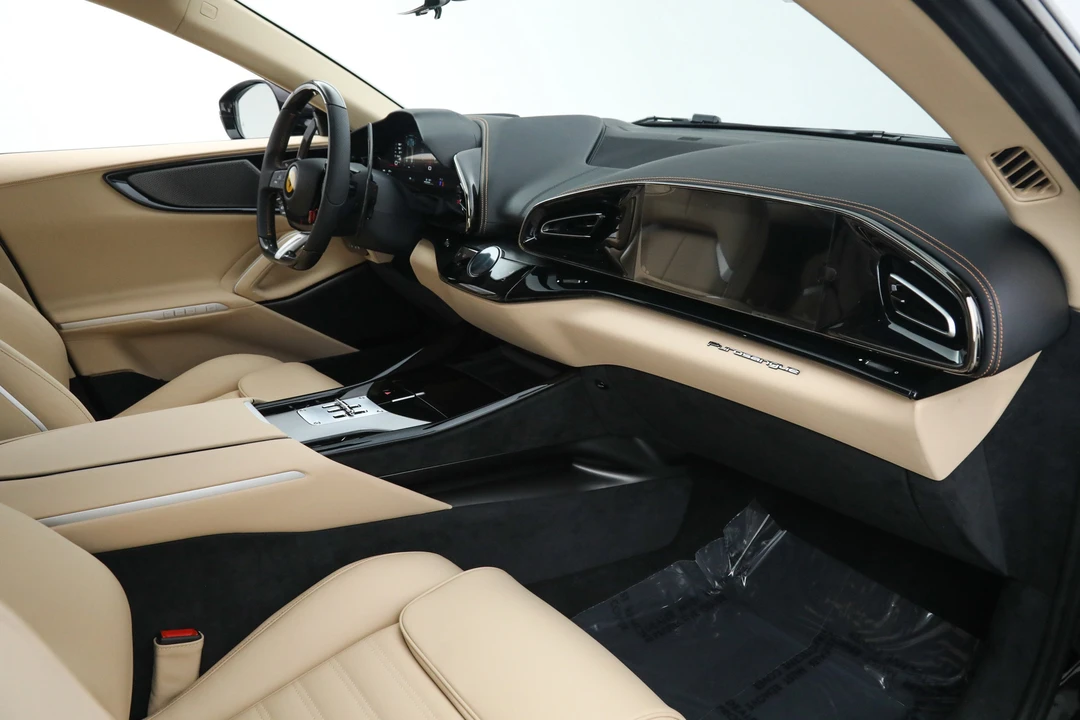 2025 Ferrari Purosangue - Image 20 of 31