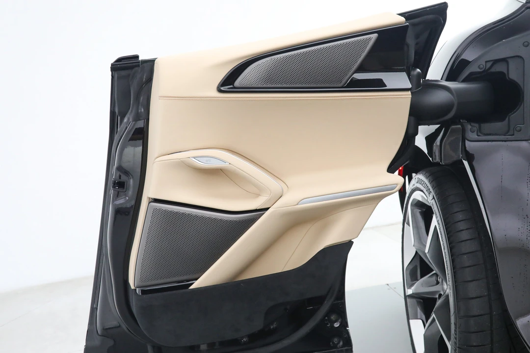 2025 Ferrari Purosangue - Image 25 of 31