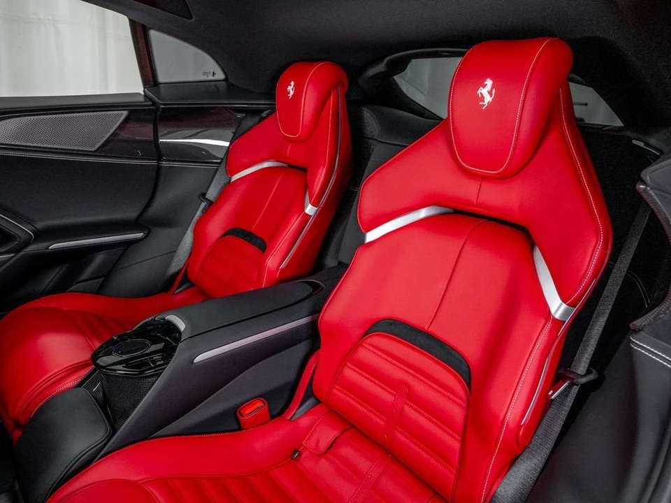 2025 Ferrari Purosangue - Image 19 of 31