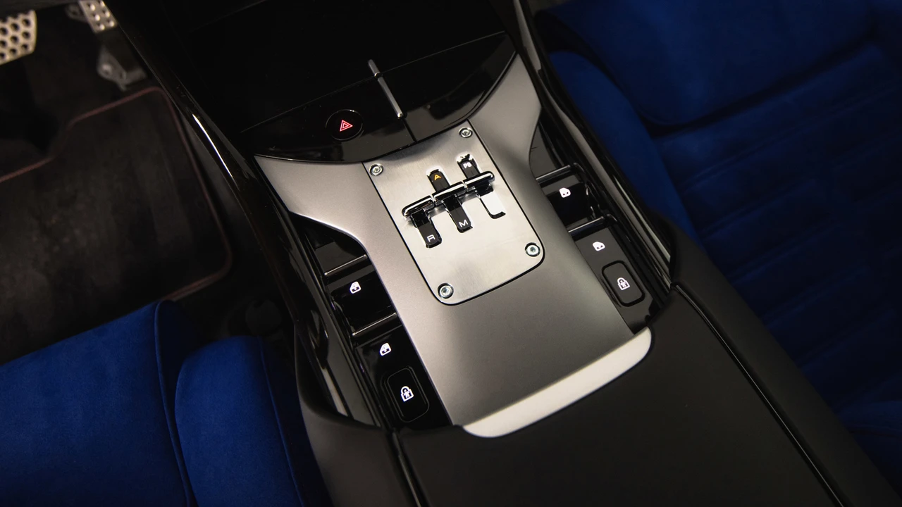 2025 Ferrari Purosangue - Image 21 of 31