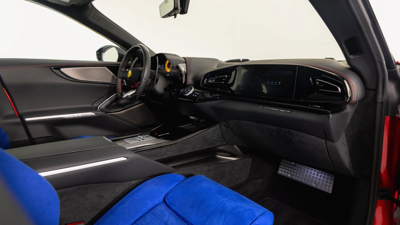 2025 Ferrari Purosangue - Image 27 of 31