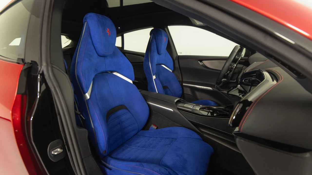 2025 Ferrari Purosangue - Image 26 of 31