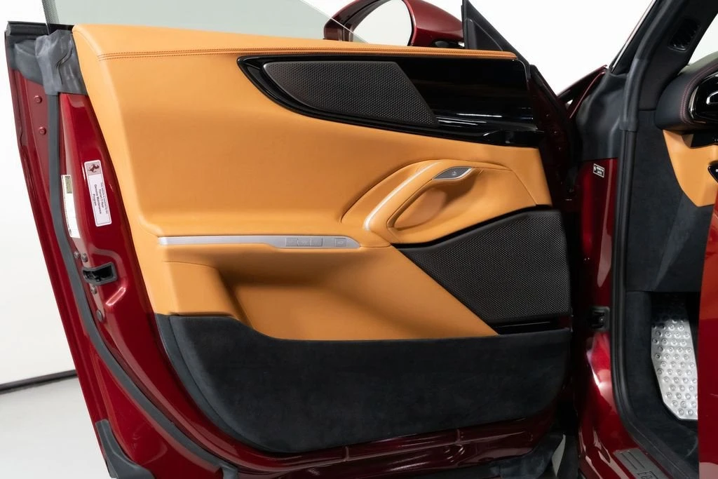 2025 Ferrari Purosangue - Image 24 of 31