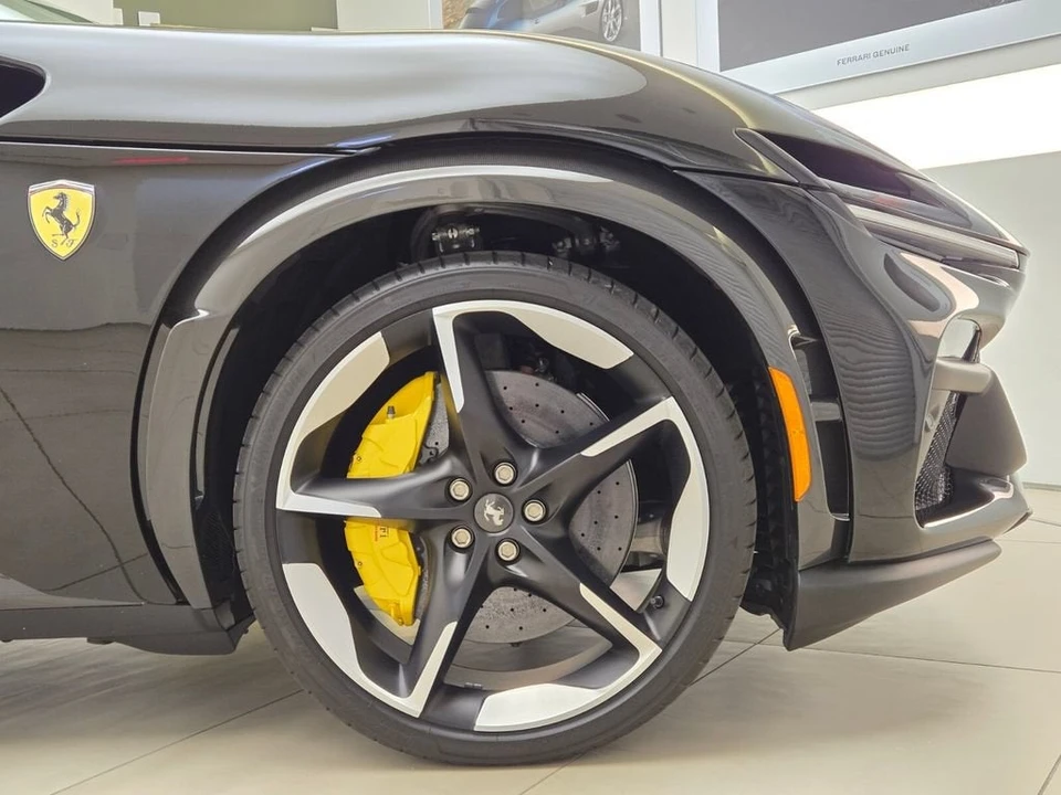 2025 Ferrari Purosangue - Image 8 of 31