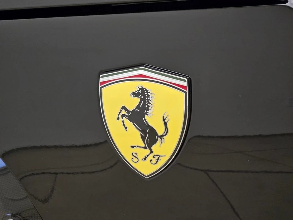 2025 Ferrari Purosangue - Image 15 of 31