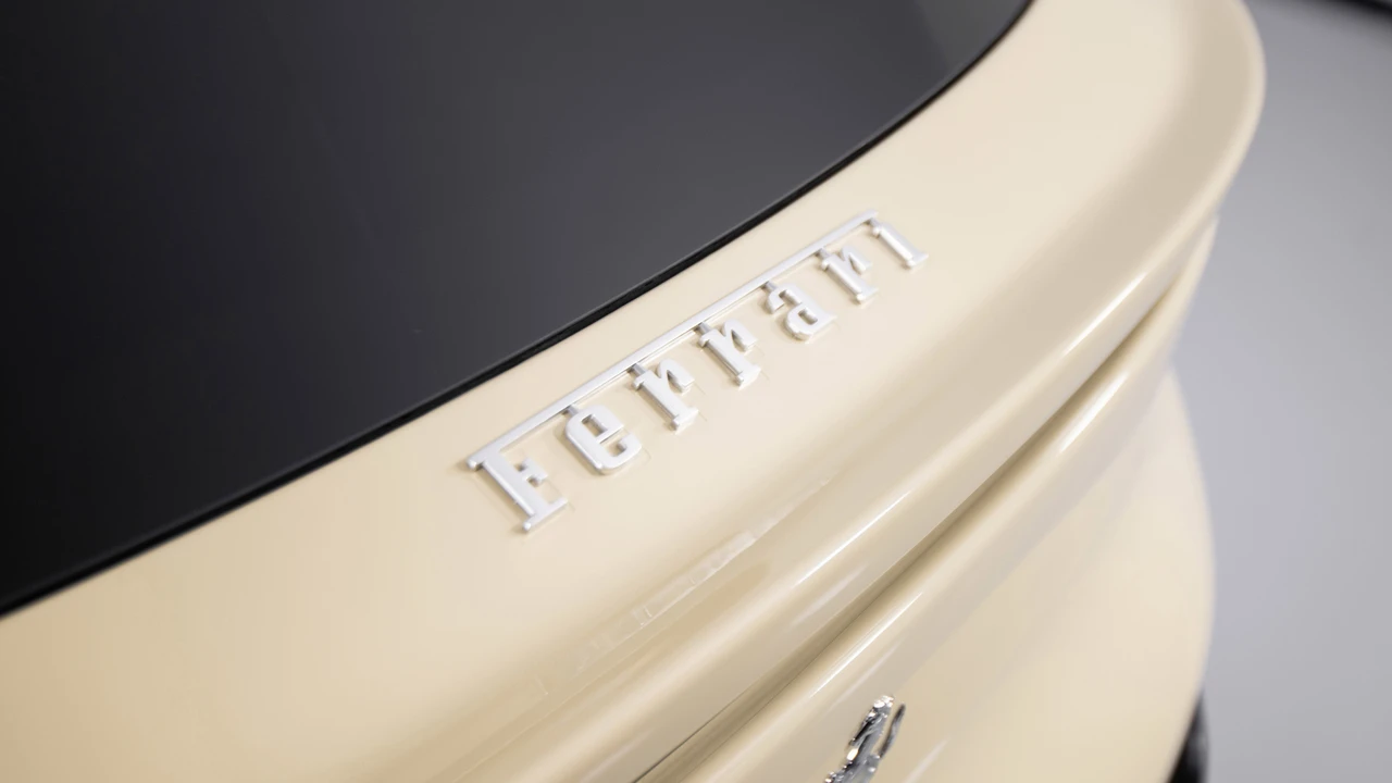 2025 Ferrari Purosangue - Image 13 of 31