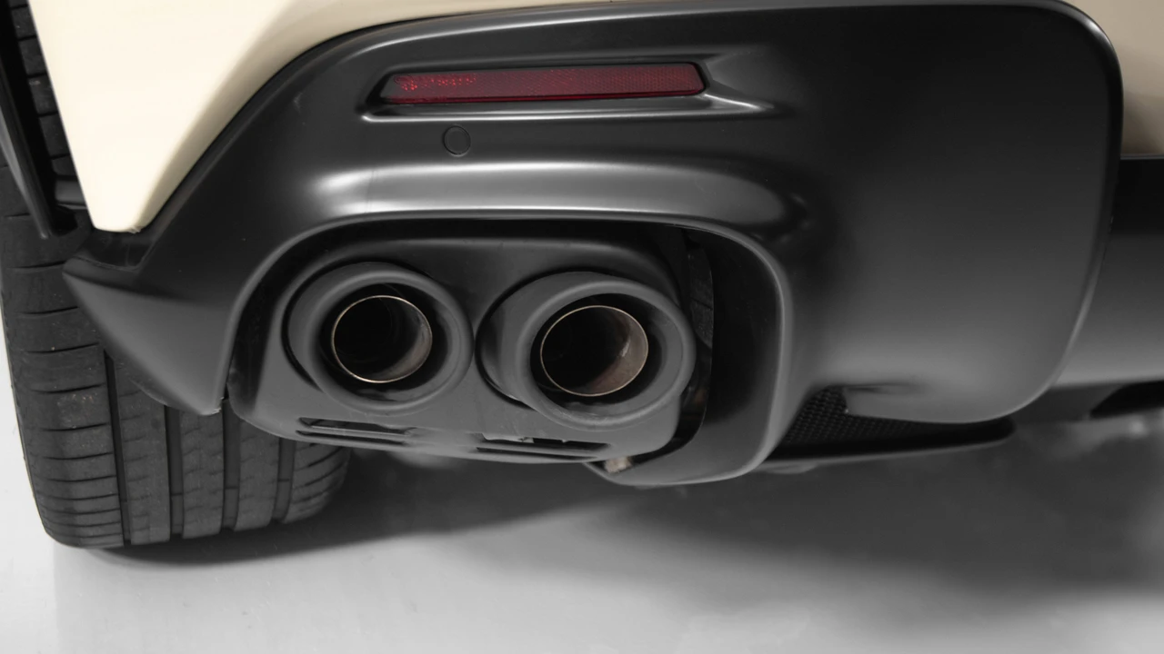 2025 Ferrari Purosangue - Image 15 of 31