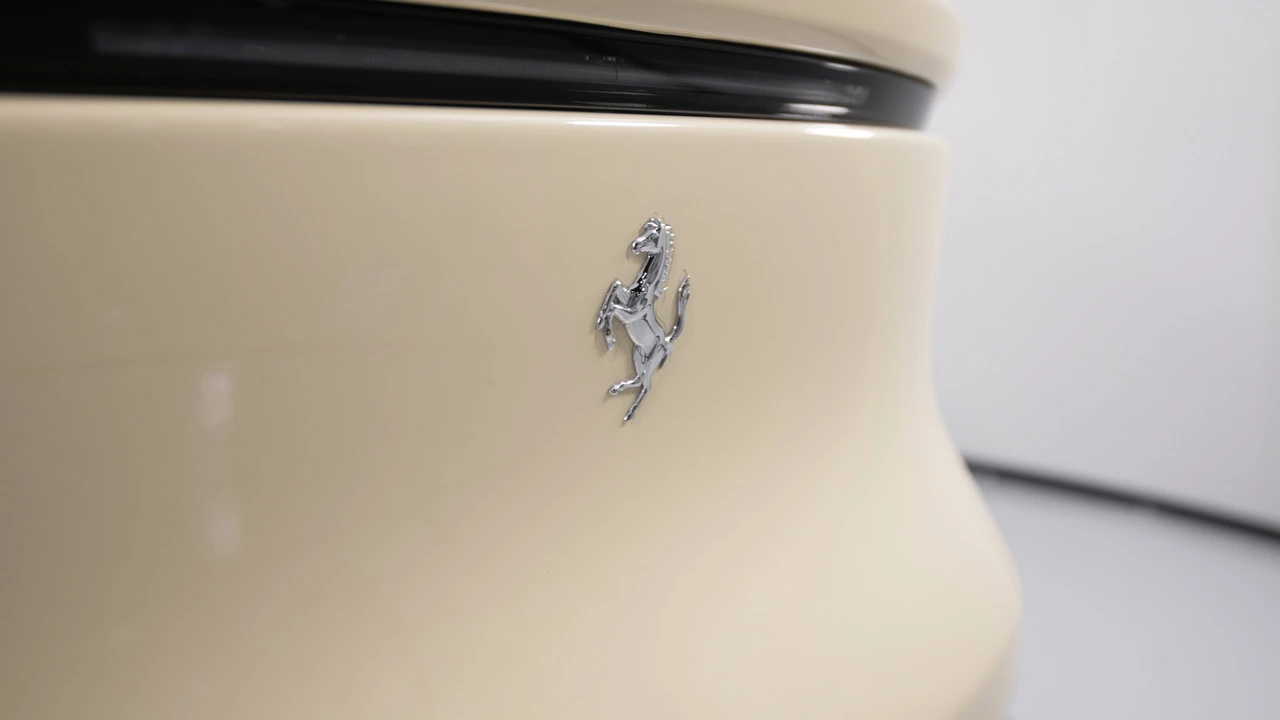 2025 Ferrari Purosangue - Image 16 of 31