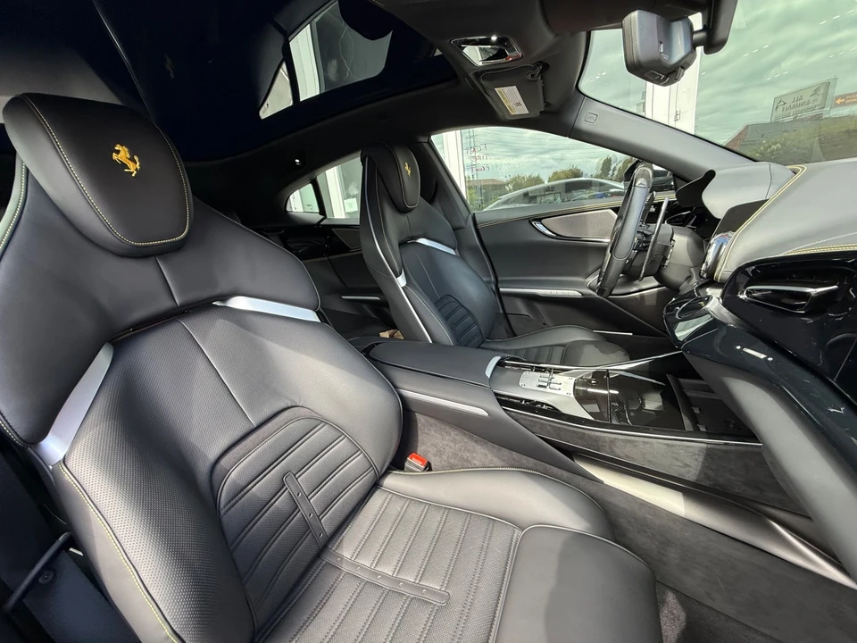 2025 Ferrari Purosangue - Image 7 of 31