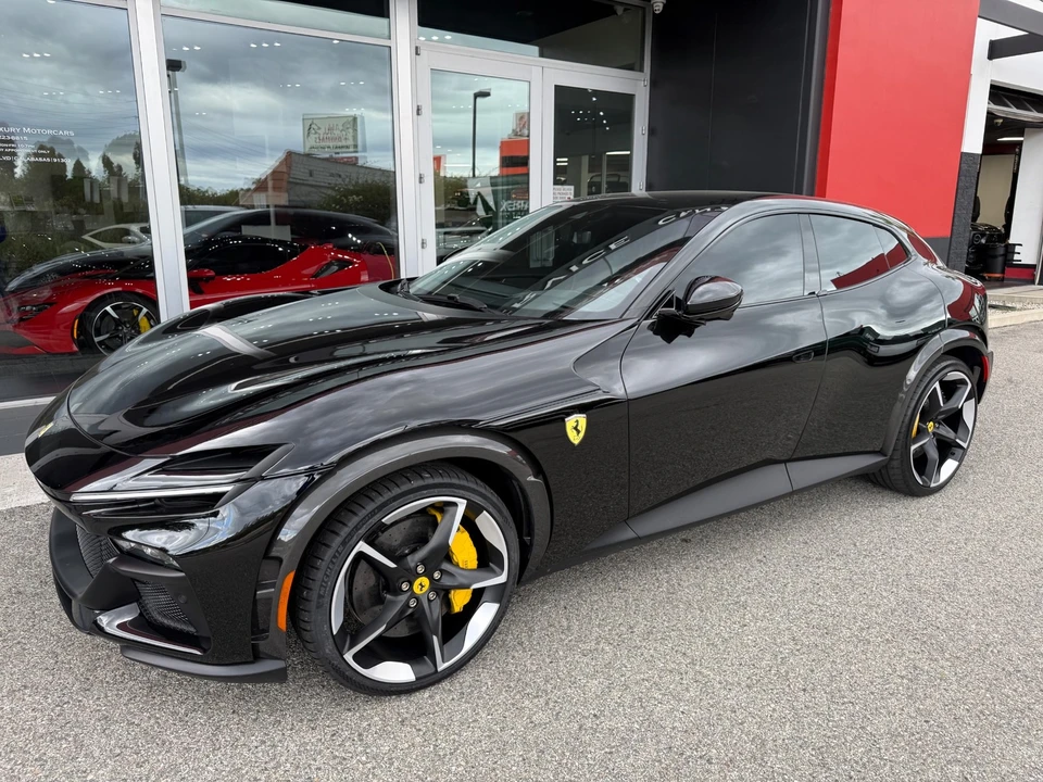 2025 Ferrari Purosangue - Image 15 of 31