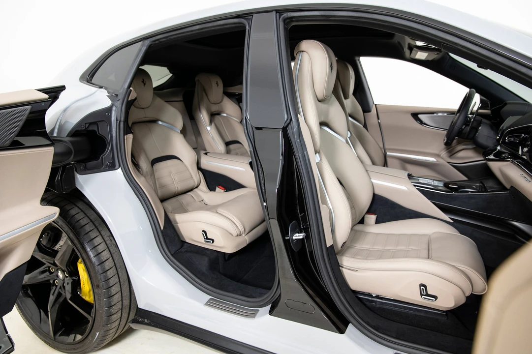 2025 Ferrari Purosangue - Image 21 of 31