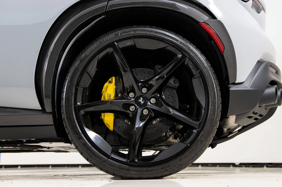 2025 Ferrari Purosangue - Image 25 of 31