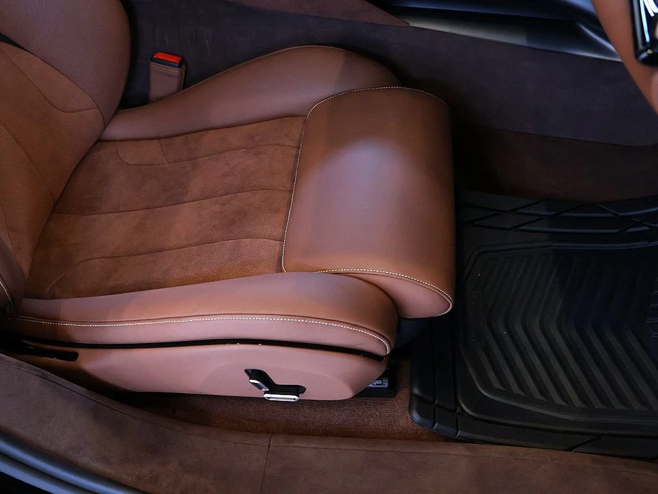 2025 Ferrari Purosangue - Image 17 of 31
