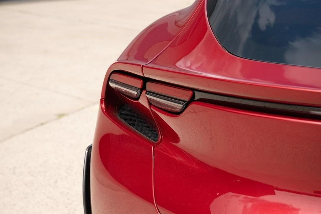 2025 Ferrari Purosangue - Image 24 of 31