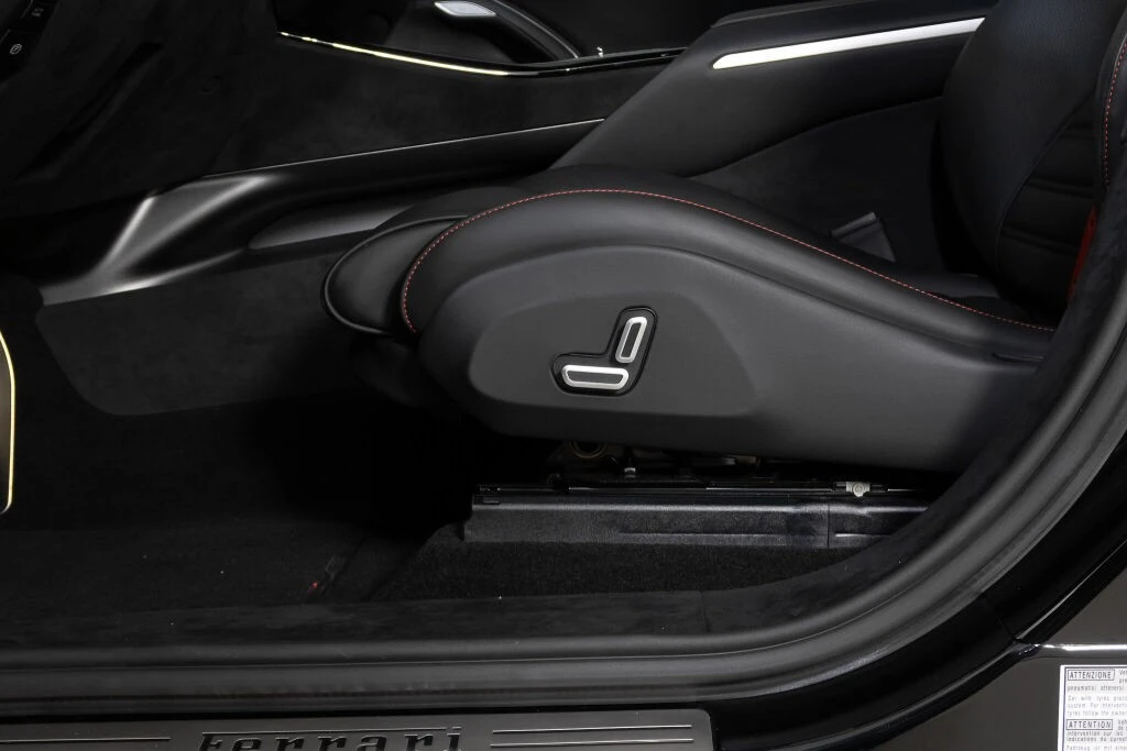2025 Ferrari Purosangue - Image 31 of 31