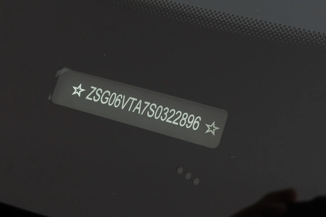 2025 Ferrari Purosangue - Image 29 of 31