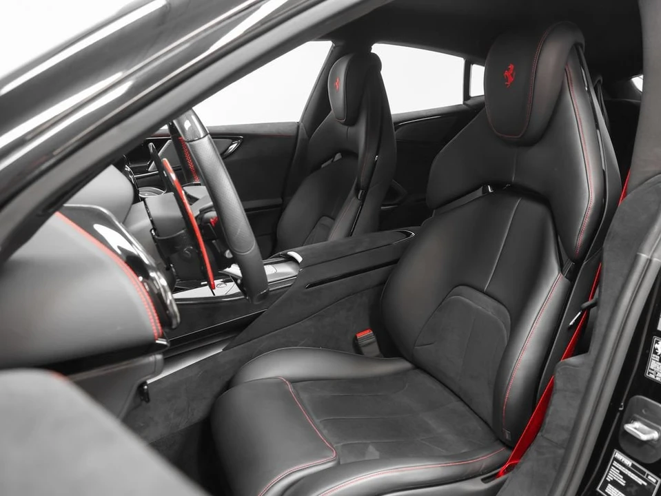 2025 Ferrari Purosangue - Image 3 of 31