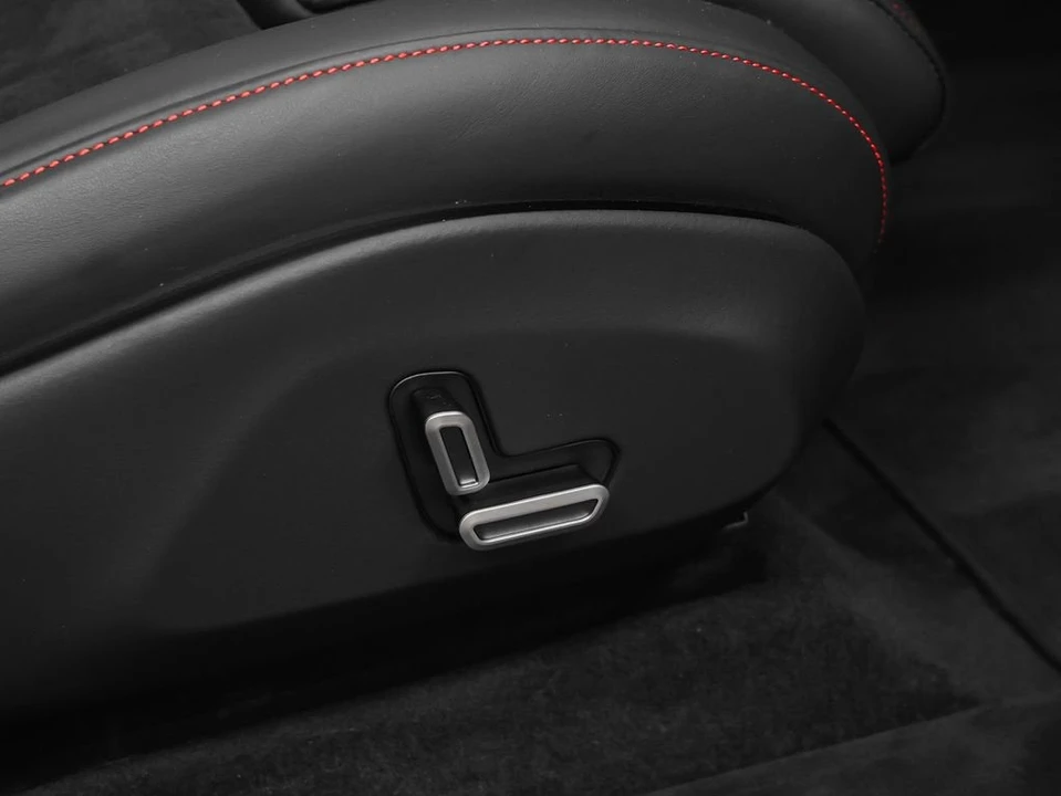 2025 Ferrari Purosangue - Image 22 of 31