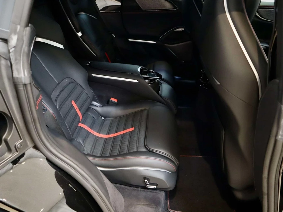 2025 Ferrari Purosangue - Image 15 of 31