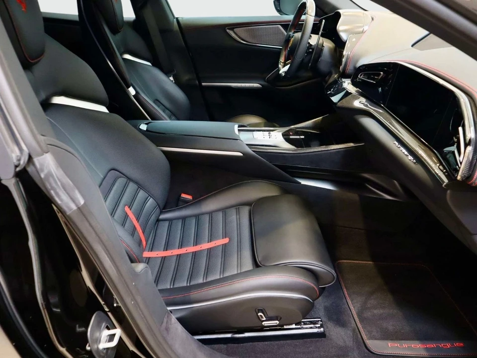 2025 Ferrari Purosangue - Image 18 of 31