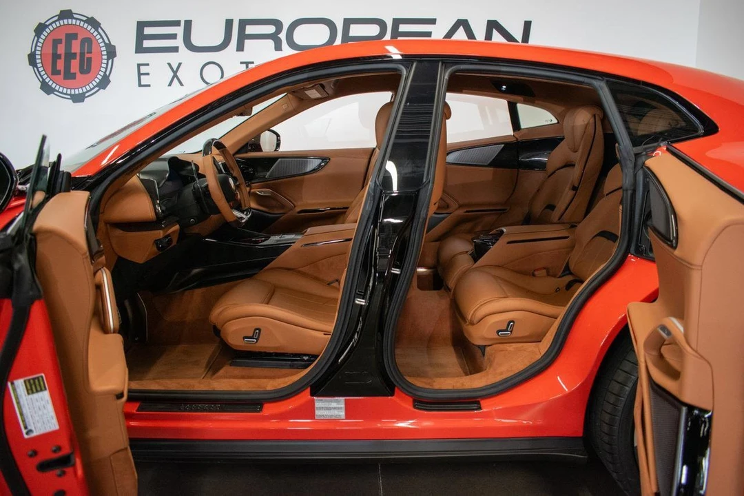 2025 Ferrari Purosangue - Image 5 of 31