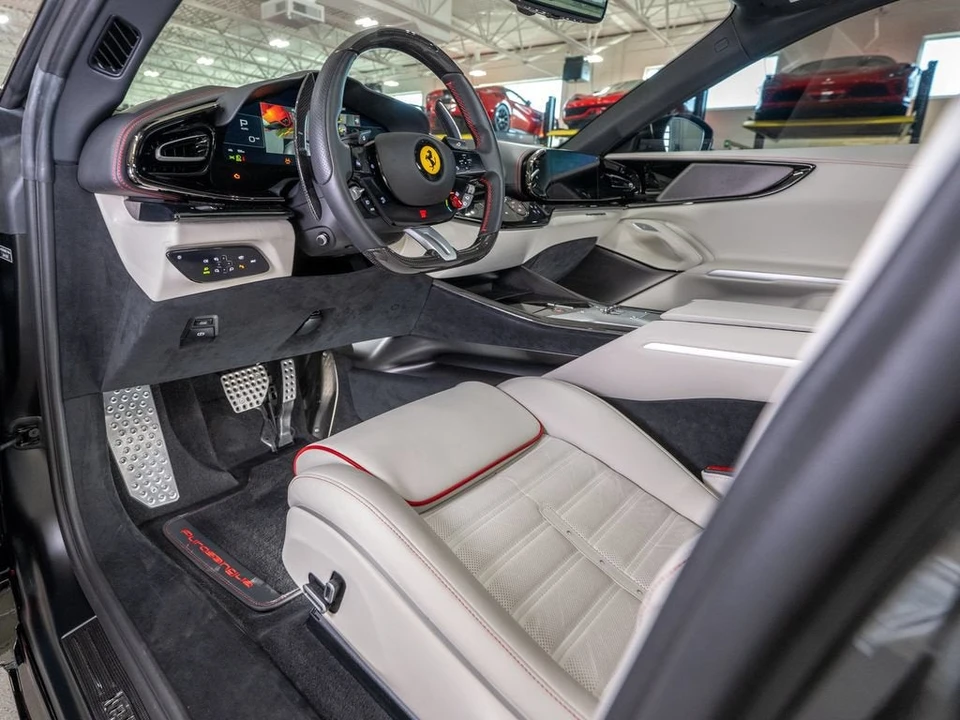 2025 Ferrari Purosangue - Image 18 of 31