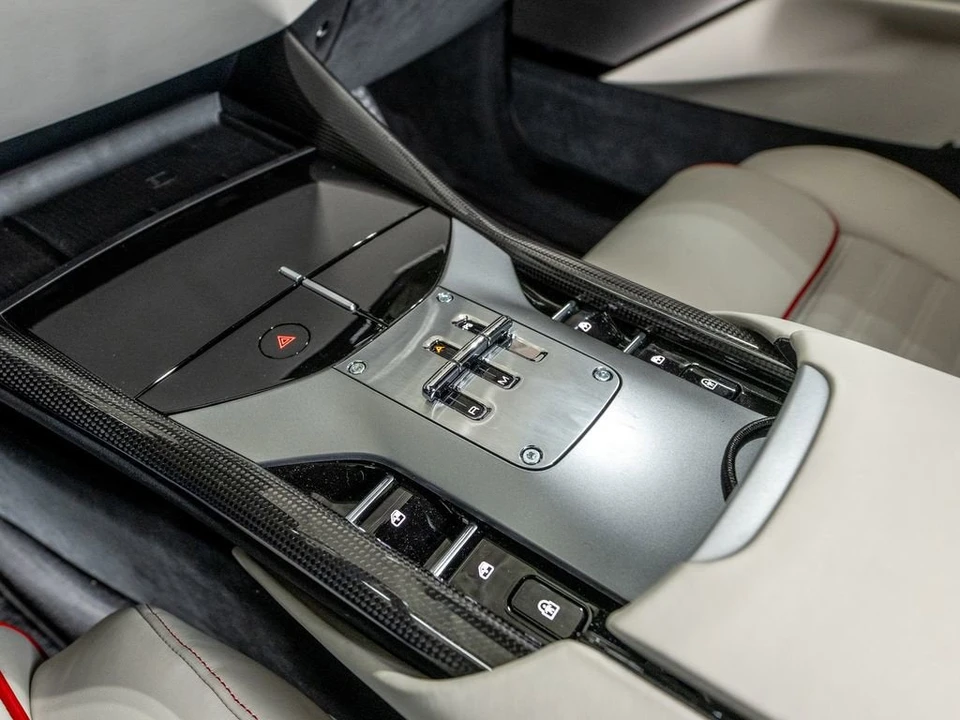 2025 Ferrari Purosangue - Image 25 of 31