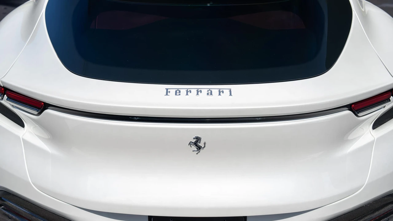 2025 Ferrari Purosangue - Image 19 of 31