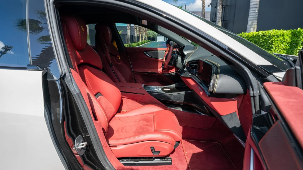 2025 Ferrari Purosangue - Image 29 of 31