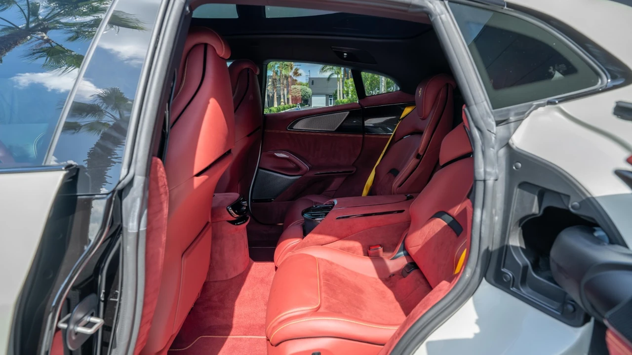 2025 Ferrari Purosangue - Image 18 of 31