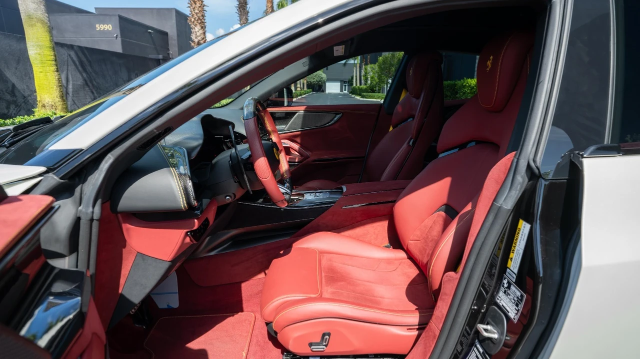 2025 Ferrari Purosangue - Image 21 of 31