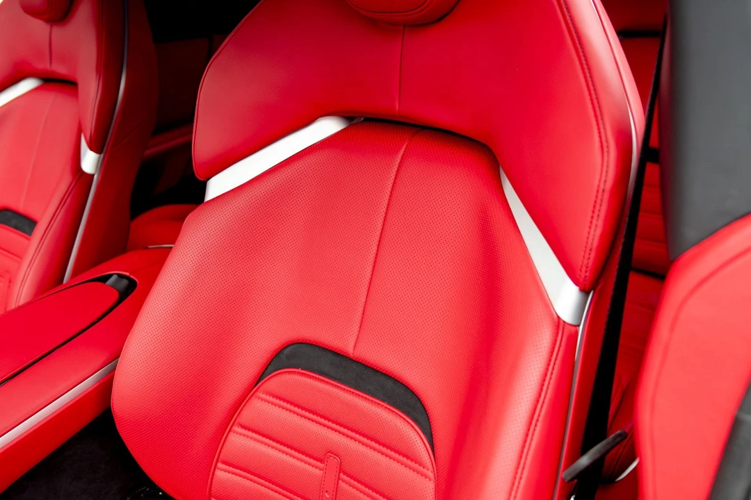 2025 Ferrari Purosangue - Image 17 of 31