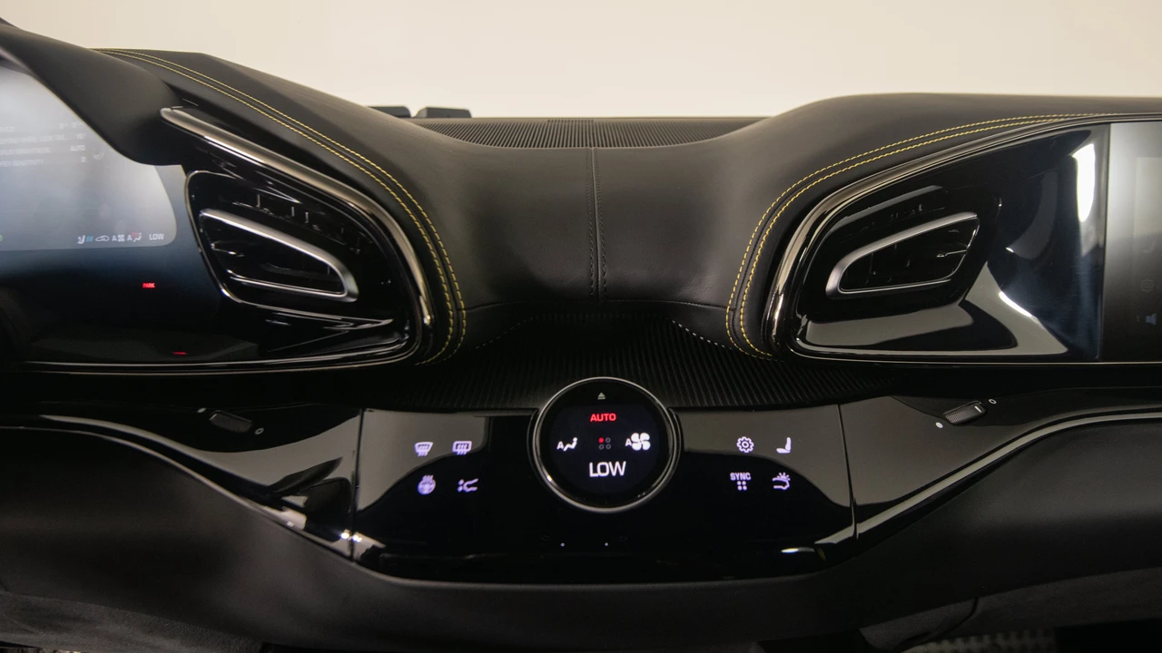 2025 Ferrari Purosangue - Image 27 of 31