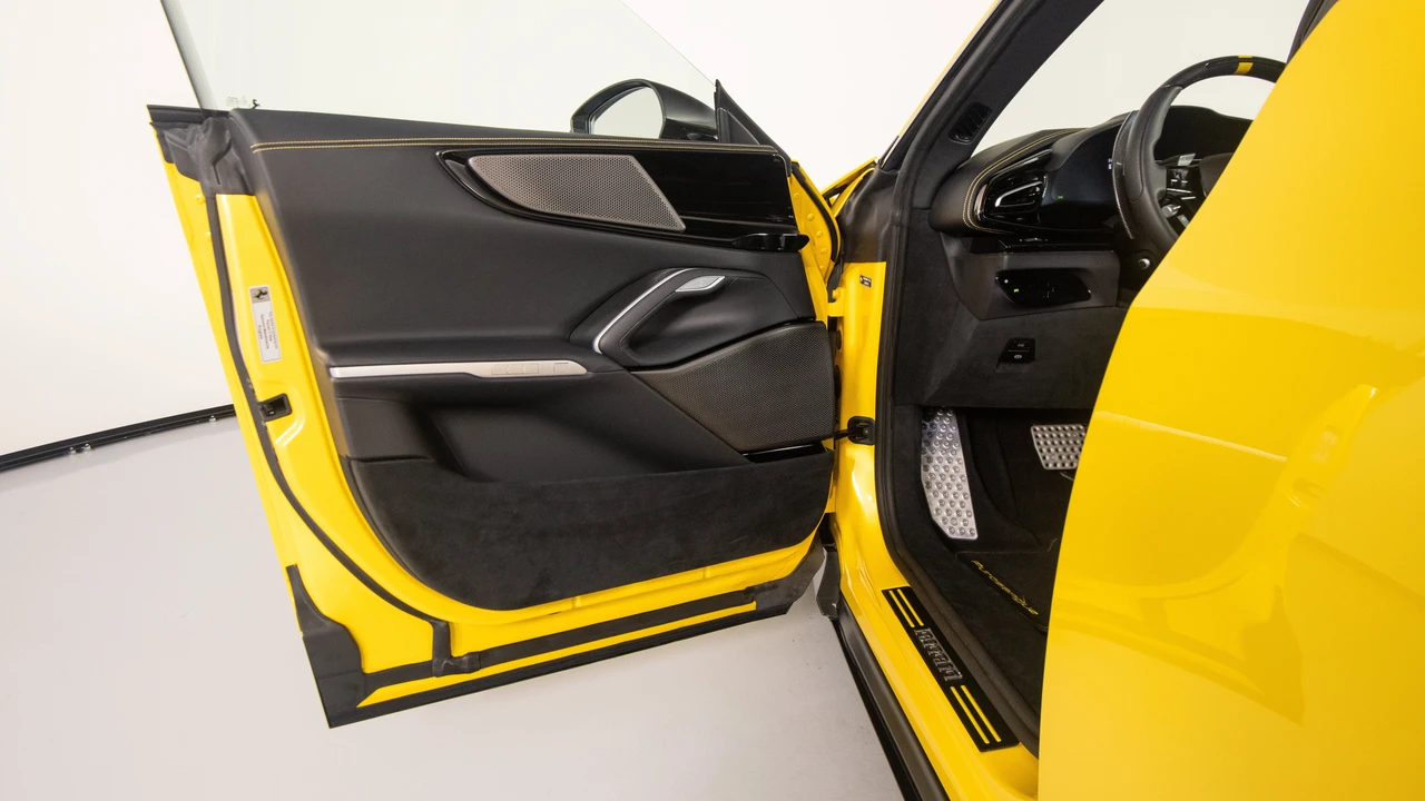 2025 Ferrari Purosangue - Image 16 of 31