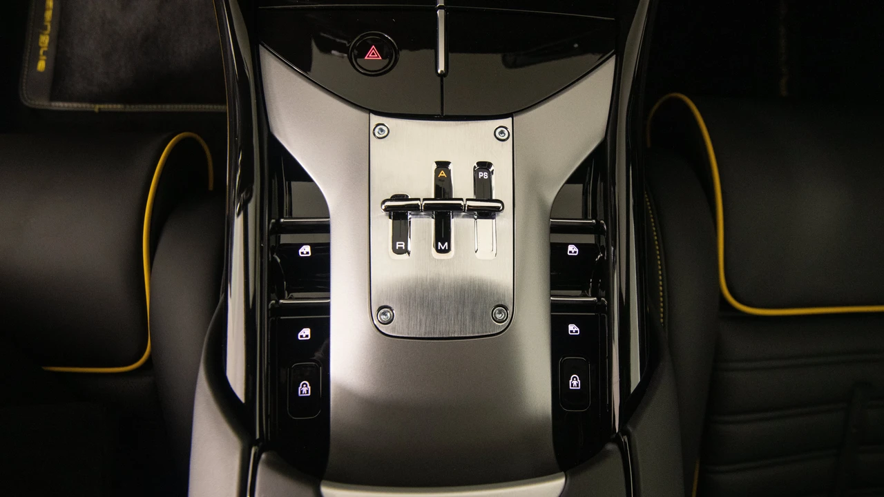 2025 Ferrari Purosangue - Image 26 of 31